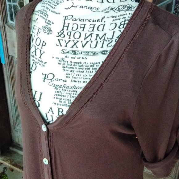 Women's 6 button front jersey top with rolled short sleeves size Small by Whispe - Picture 3 of 6